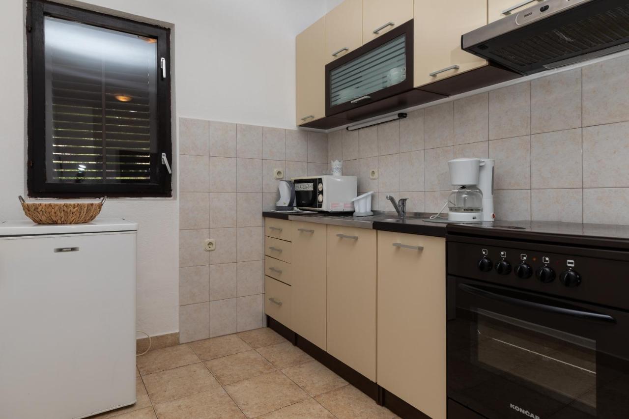 Apartments And Rooms By The Sea Lokva Rogoznica, Omis - 2973 Exterior foto